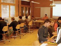 Cyberspace auf der Alm, Kulturfeste und Tauschbörsen - Bildungsprojekte und Kulturzentren fördern den Zusammenhalt