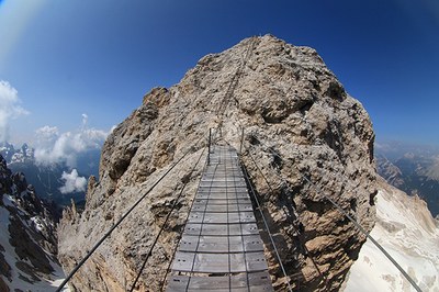 Brücke ins Nirgendwo