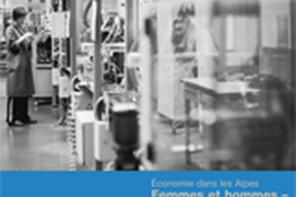 CIPRA Info 84 : Économie dans les Alpes : Femmes et hommes – créateurs de valeurs
