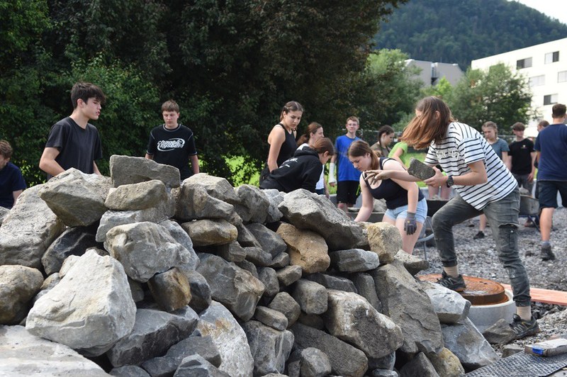 Projet « SteinReich » : construction de murs en pierres sèches à Belluno/I et atelier artistique à Ruggell/LI à l'automne 2024.