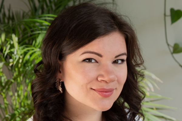 Visione: Aquile imperiali volteggiano in aria e bisonti brucano l’erba