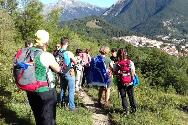 Costruire ponti tra le montagne