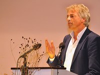 Il premio Binding a un attivista per l’ambiente e filmmaker