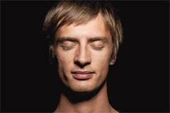 „Zavest je kot ljubezen, kajne?“