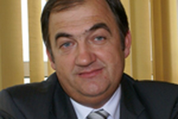 Trezna glava v topli gredi: Pogovor z Ivanom Hribarjem, prokoristom Term Snovik/SL